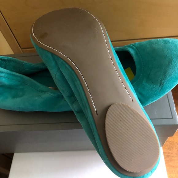 NWT Beautiful BCBGMAXAZRIA flats bought at Newman Marcus - Picture 6 of 6